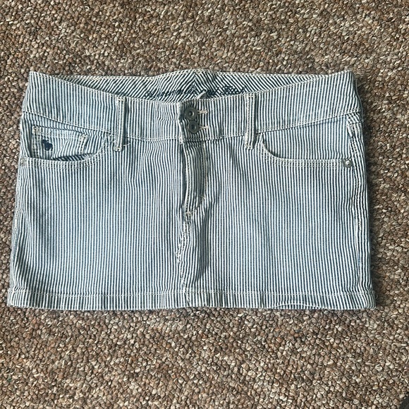 Abercrombie & Fitch pinstriped skirt in blue & white size 0 in great condition - Picture 3 of 9